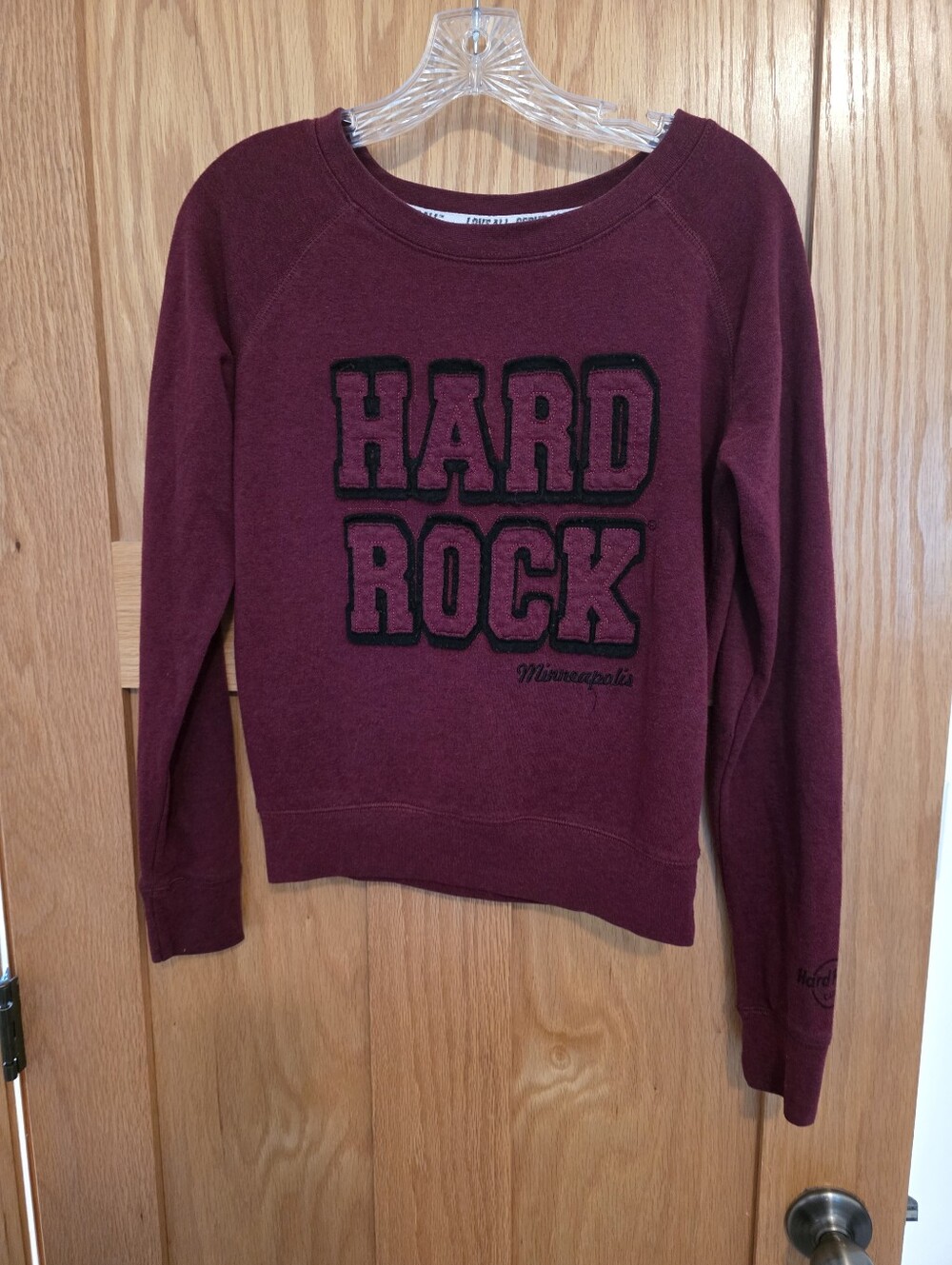 Vintage Y2K Hard Rock Cafe Minneapolis Maroon Sweatshirt Women's Crop Pullover